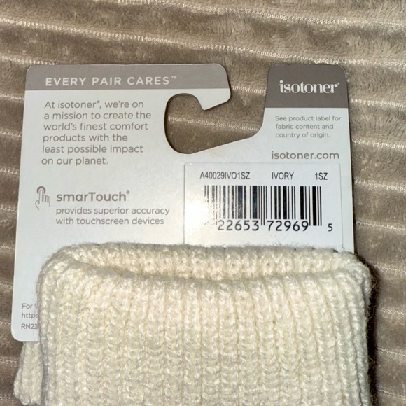 Pretty cream warm ISOTONER women’s gloves NWT - Picture 6 of 8